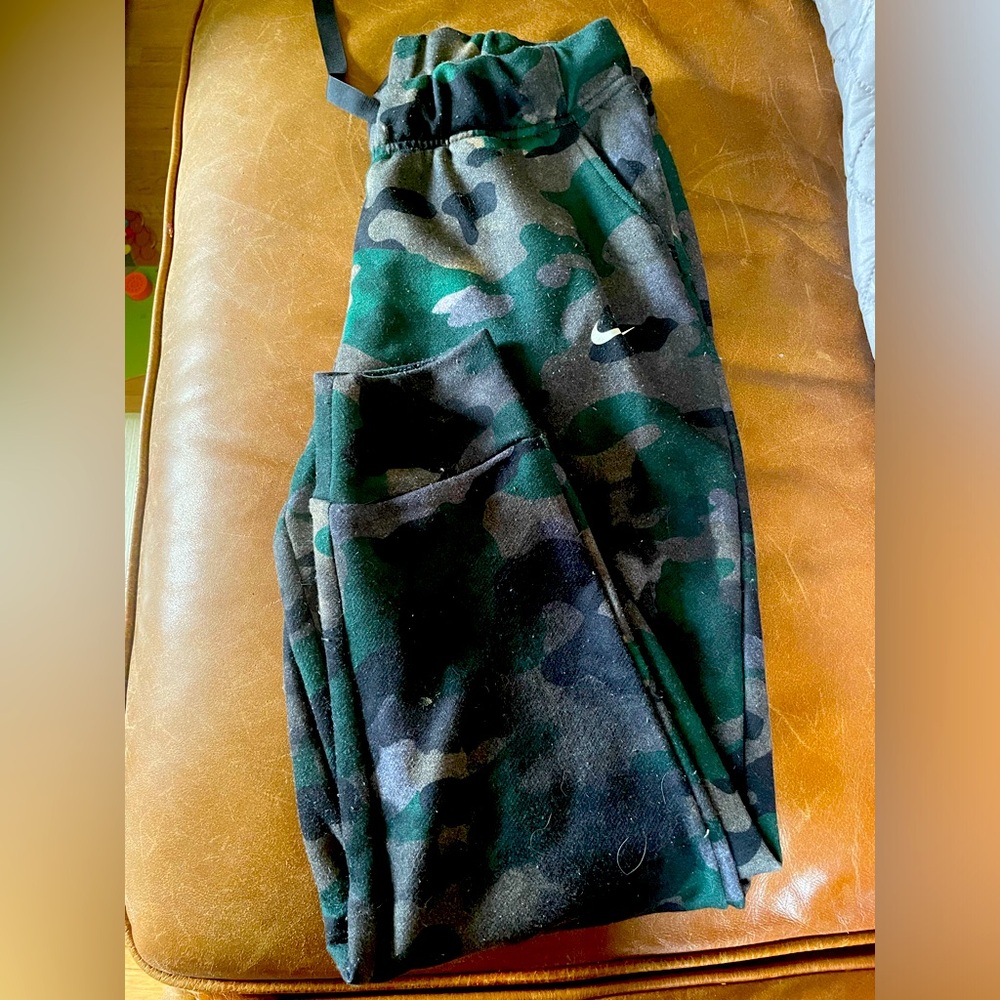 Nike Dri-Fit Joggers XS Camo